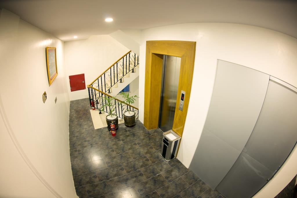 מנדלאי Yadanarpon Dynasty Hotel מראה חיצוני תמונה