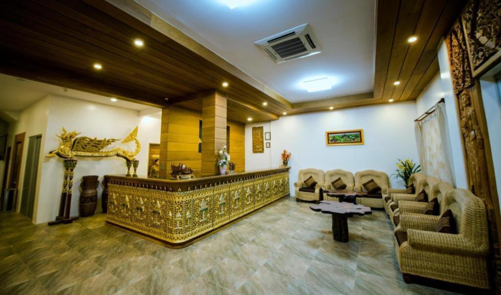 מנדלאי Yadanarpon Dynasty Hotel מראה חיצוני תמונה