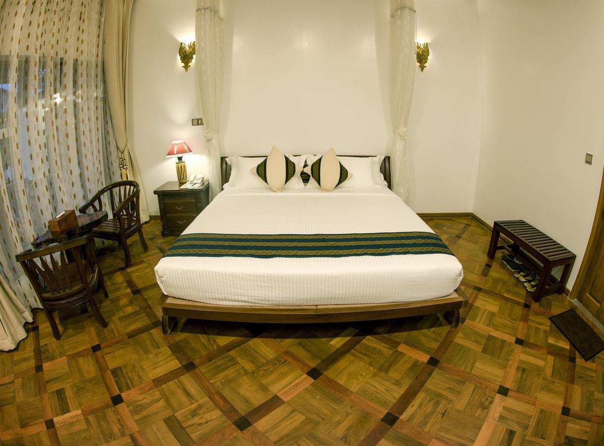 מנדלאי Yadanarpon Dynasty Hotel מראה חיצוני תמונה